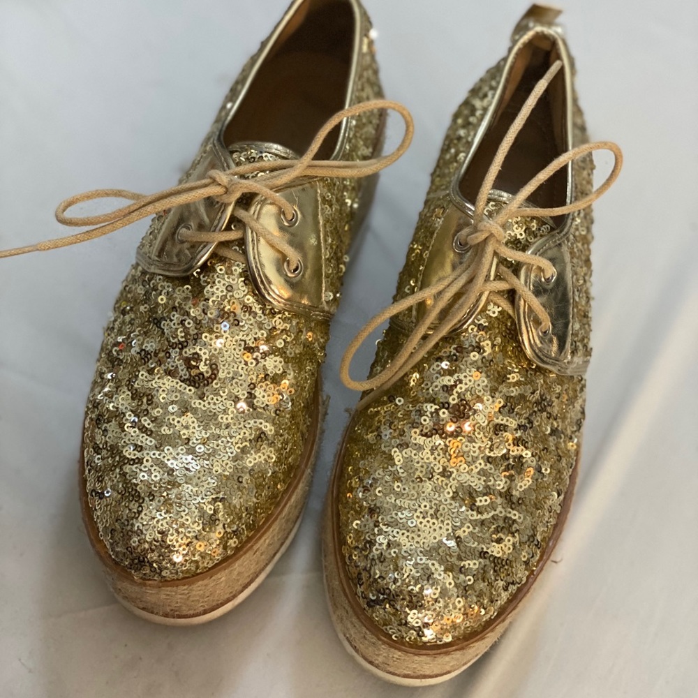 Shoes - Picture 2 of 4
